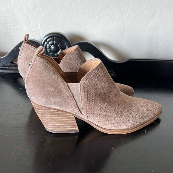 Marc Fisher LTD Dalar Tan Genuine Suede Leather Chelsea Bootie Pointed Toe Sz 6M - Picture 6 of 12